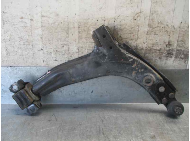 Recambio de brazo suspension inferior delantero derecho para daewoo nexia 1.5 cat referencia OEM IAM 