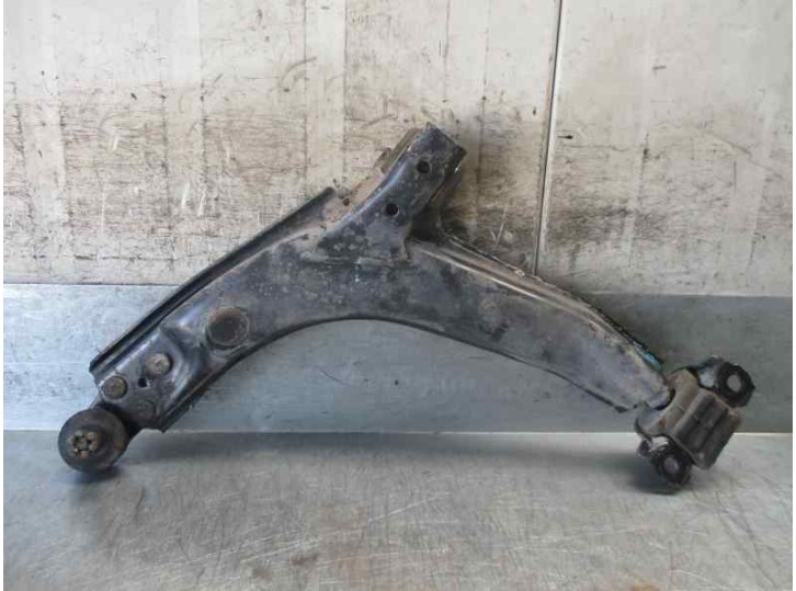 Recambio de brazo suspension inferior delantero izquierdo para daewoo nexia 1.5 cat referencia OEM IAM 
