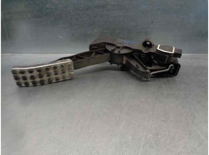 Recambio de potenciometro pedal para mercedes-benz clase b (w245) 180 cdi (245.207) referencia OEM IAM 1693000904  