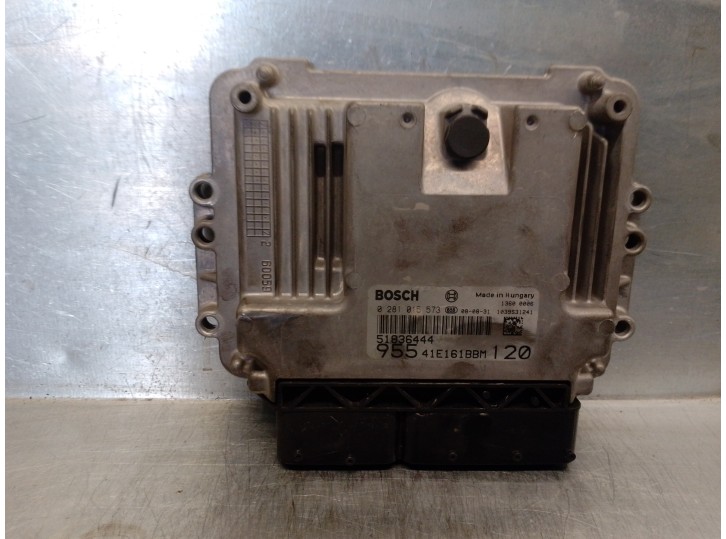 Recambio de centralita motor uce para alfa romeo mito (145) distinctive referencia OEM IAM 51836444 0281015573 BOSCH