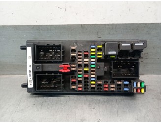 Recambio de caja reles / fusibles para land rover discovery sport (l550) 2.0 d 4x4 referencia OEM IAM FK7214F041AC 