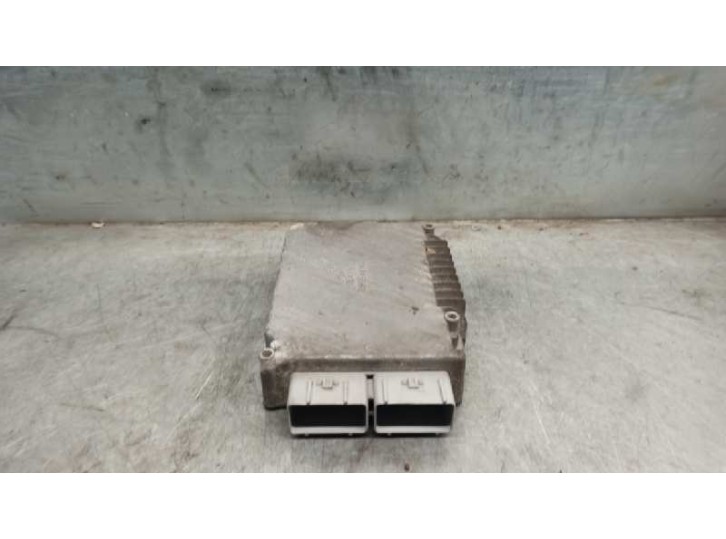 Recambio de centralita motor uce para chrysler voyager (gs) 2.4 cat referencia OEM IAM 04745860 