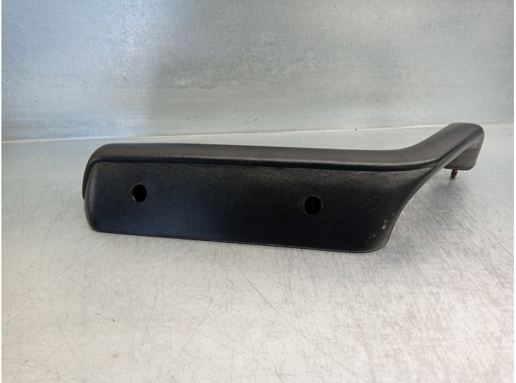 Replacement central armrest for Renault 18 2.0 OEM IAM reference 4541423 