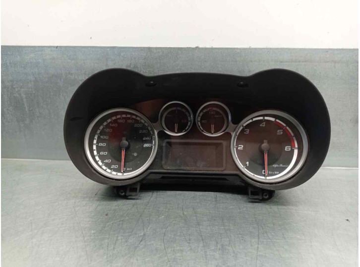 Recambio de cuadro instrumentos para alfa romeo mito (145) distinctive referencia OEM IAM 50510265 A2C53302036 CONTINENTAL