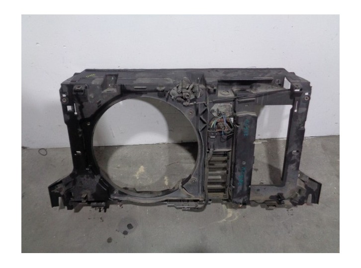 Recambio de calandra delantera de radiador para citroën c5 berlina 2.0 hdi referencia OEM IAM 9627884580 DE FIBRA CON CERRADURA 