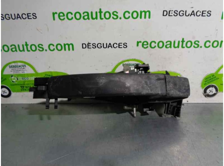 Replacement left front exterior door handle for Land Rover Discovery 2.7 TD V6 CAT OEM IAM reference CXF500053 FPH500250 