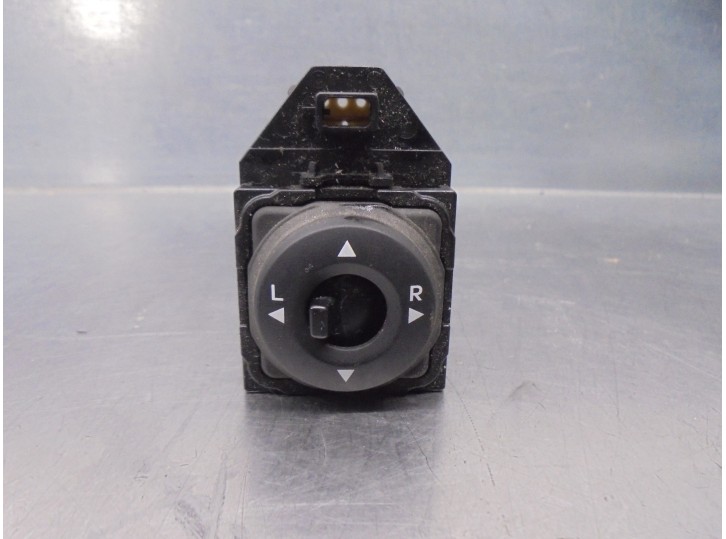 Replacement mirror control switch for Hyundai ix20 1.4 CRDi CAT OEM IAM reference 935301K5004X 