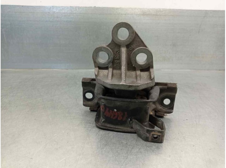 Replacement front engine mount for Alfa Romeo Mito (145) Distinctive OEM IAM reference 55700655 