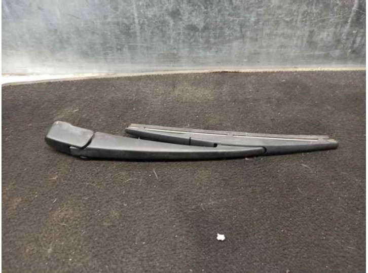 Recambio de brazo limpia trasero para suzuki swift berlina (mz) 1.3 ddis diesel cat referencia OEM IAM 3882163J00000  