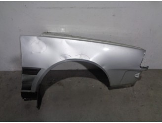 Recambio de aleta delantera derecha para renault 18 2.0 referencia OEM IAM 4541445 GRIS 