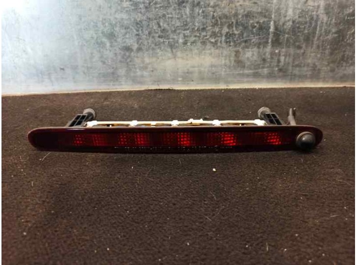 Replacement centre brake light for Suzuki Swift saloon (MZ) 1.3 DDiS diesel cat OEM IAM reference 3581063J0 
