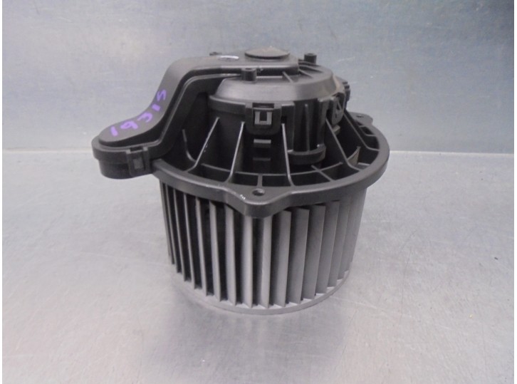 Recambio de motor calefaccion para hyundai ix20 1.4 crdi cat referencia OEM IAM 971131P000 F00S3B2407 BOSCH