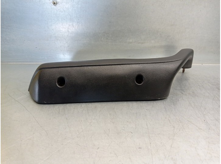 Recambio de apoyabrazos central para renault 18 2.0 referencia OEM IAM 4541510 