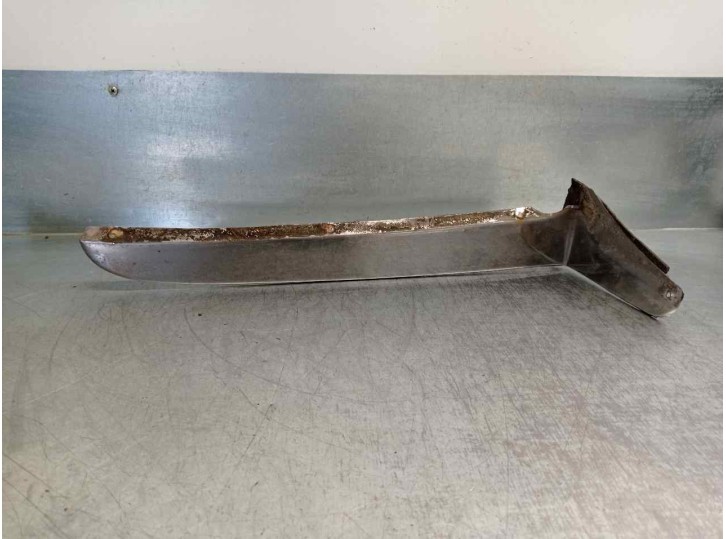 Recambio de molduras traseras para renault 18 2.0 referencia OEM IAM 4541569 CESTA 45 - CAMPA
