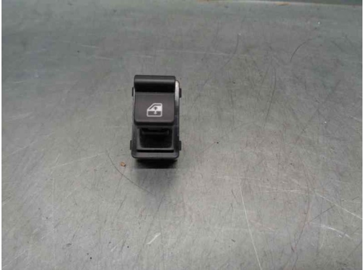 Recambio de mando elevalunas trasero derecho para fiat 500 x (334) 1.6 16v cat referencia OEM IAM 30170841 