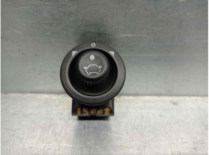 Recambio de mando retrovisor para ford fiesta (cbk) 1.4 tdci cat referencia OEM IAM 93BG17B676BB  