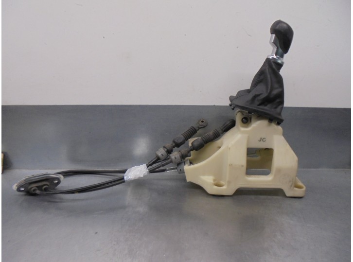Recambio de palanca cambio para hyundai ix20 1.4 crdi cat referencia OEM IAM 437001K250  