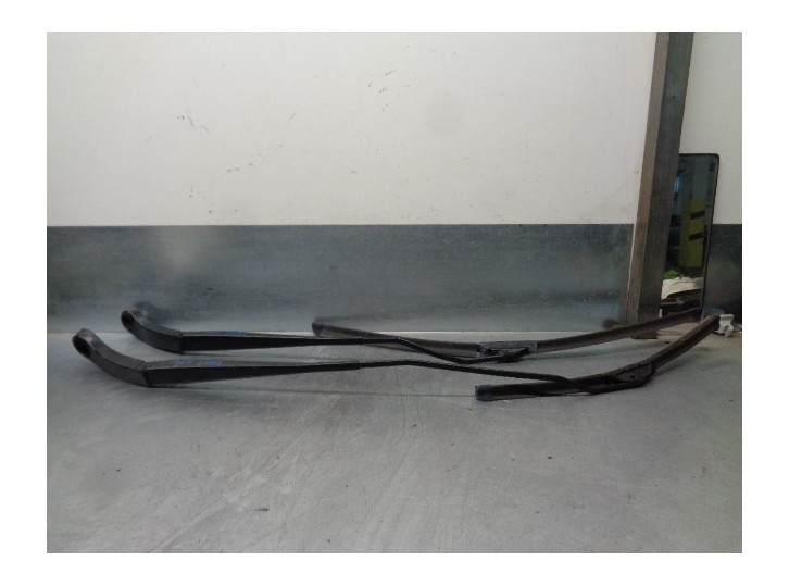 Recambio de brazo limpia delantero derecho para citroën jumpy 1.6 16v hdi fap referencia OEM IAM 