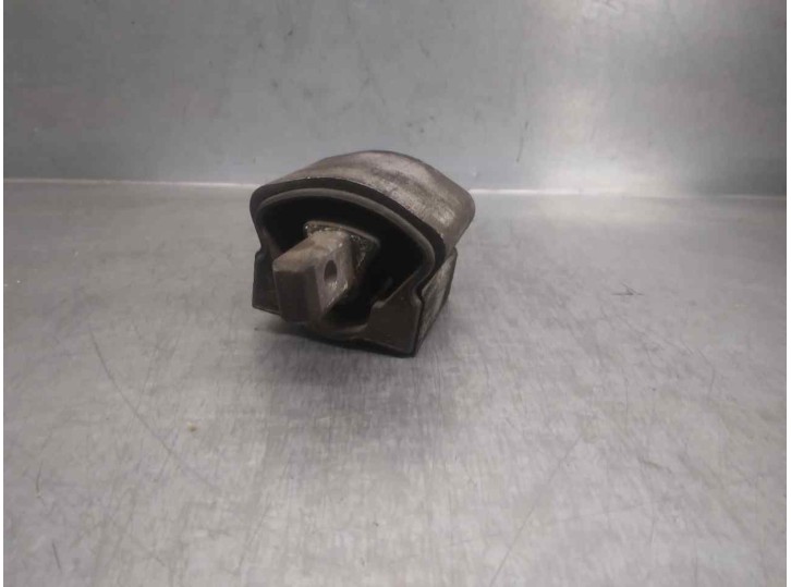Recambio de soporte motor para mercedes-benz clase c (w203) berlina 1.8 cat referencia OEM IAM A2202400418 