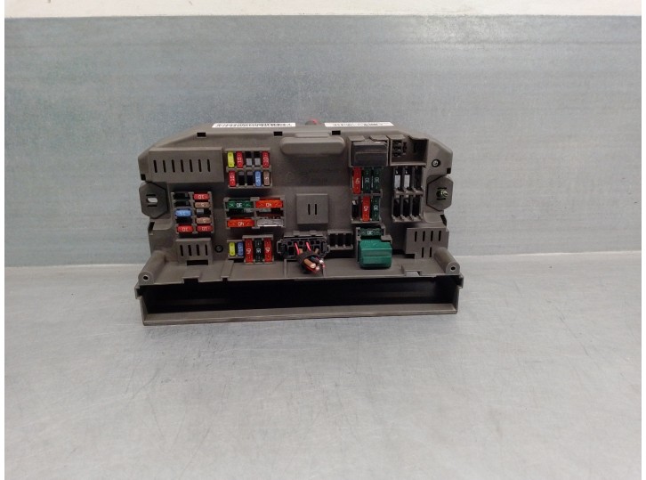 Recambio de caja reles / fusibles para bmw x6 (e71) xdrive40d referencia OEM IAM 693169003 