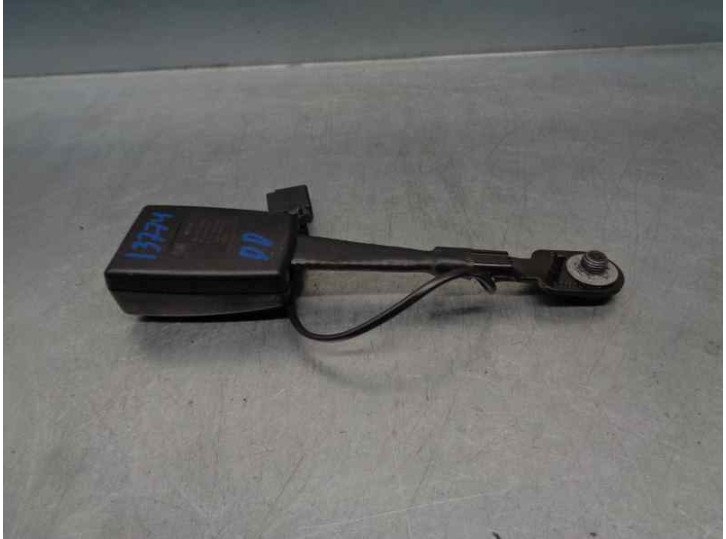 Recambio de enganche cinturon para opel astra j gti 1.4 sedan p10 referencia OEM IAM 13367897 
