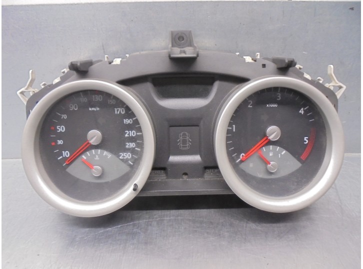Recambio de cuadro instrumentos para renault megane ii berlina 5p 1.9 dci diesel referencia OEM IAM 8200399695  