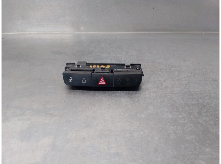 Replacement hazard warning switch for Opel Insignia A (G09) 2.0 CDTi (68) OEM IAM reference 13324594 