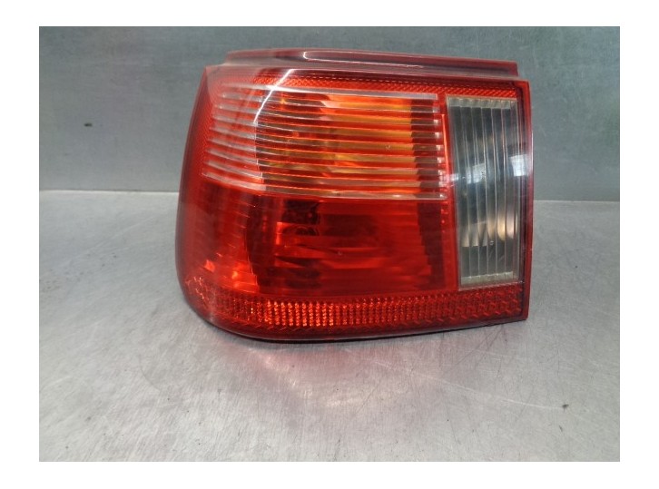 Replacement rear left tail light for Seat Ibiza (6K1) 1.9 TDI OEM IAM reference 6K6945257C 