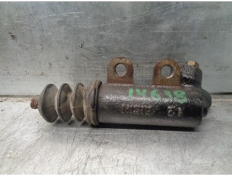 Replacement clutch slave cylinder for Toyota Corolla (E12) 2.0 turbodiesel CAT OEM IAM reference 