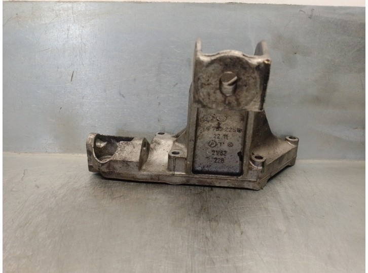 Replacement engine mount for BMW 3 Series Sedan (E46) 2.0 16v diesel cat OEM IAM reference 67532252211 67532252211 