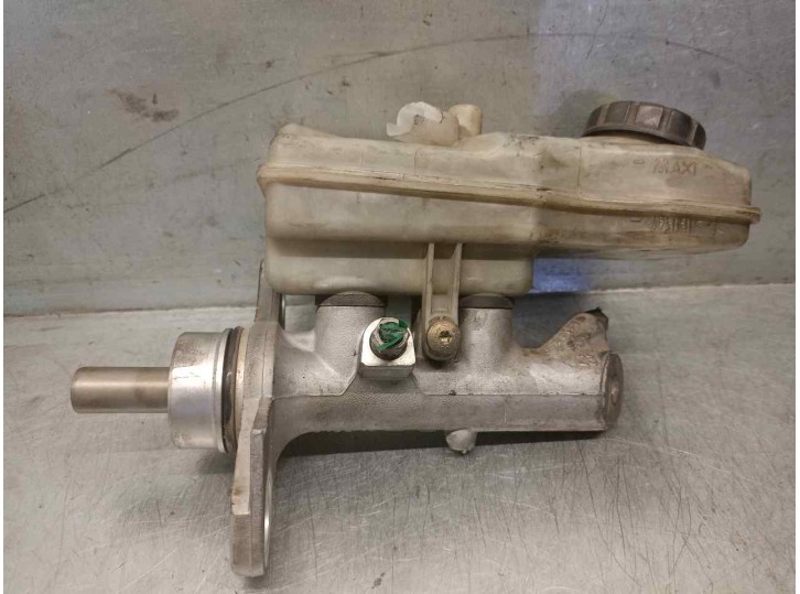 Recambio de bomba freno para renault megane grand tour referencia OEM IAM 32067111D  