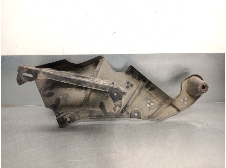 Recambio de molduras traseras para bmw x1 (u11) sdrive 18 d referencia OEM IAM 51758498391 51758498391 