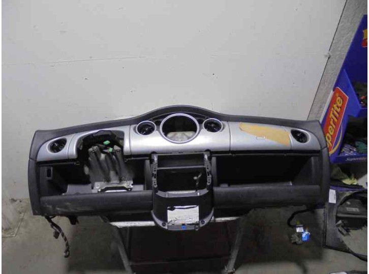 Recambio de salpicadero para mini r50 , r53 cooper referencia OEM IAM 51457128609 NEGRO 