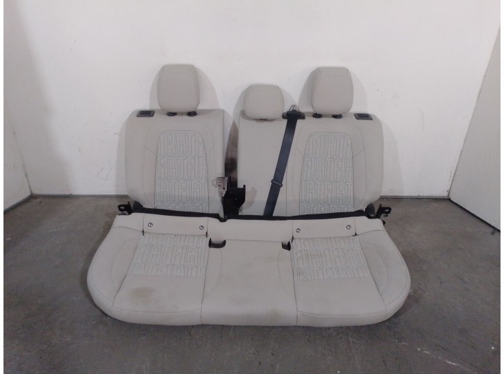 Recambio de asientos traseros para fiat fiat 600e / 600 mild hybrid fiat 600e / 600 mild hybrid referencia OEM IAM 6000633610 60