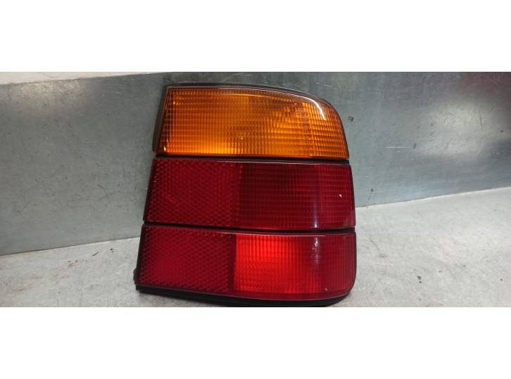 Recambio de piloto trasero derecho para bmw serie 5 berlina (e34) 2.5 turbodiesel cat referencia OEM IAM 133689 DE ALETA 5 PUERT