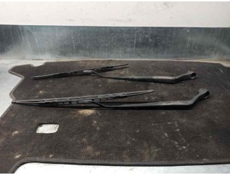 Recambio de brazo limpia delantero derecho para ssangyong actyon sports 2.0 td cat referencia OEM IAM   