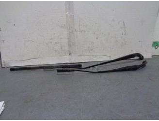 Replacement right front wiper arm for Dacia Dokker 1.6 CAT OEM IAM reference 