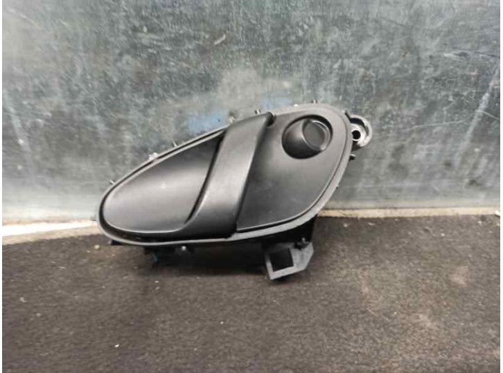 Front left interior door handle replacement part for Citroën Xsara Saloon 2.0 HDI CAT (RHY / DW10TD) OEM IAM reference 9623200