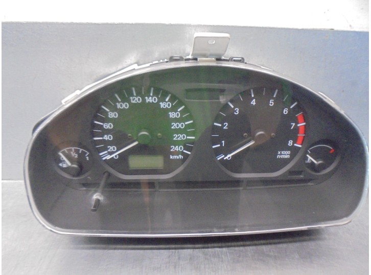 Recambio de cuadro instrumentos para mitsubishi carisma berlina 5 (da0) 1.6 cat referencia OEM IAM MR381345  