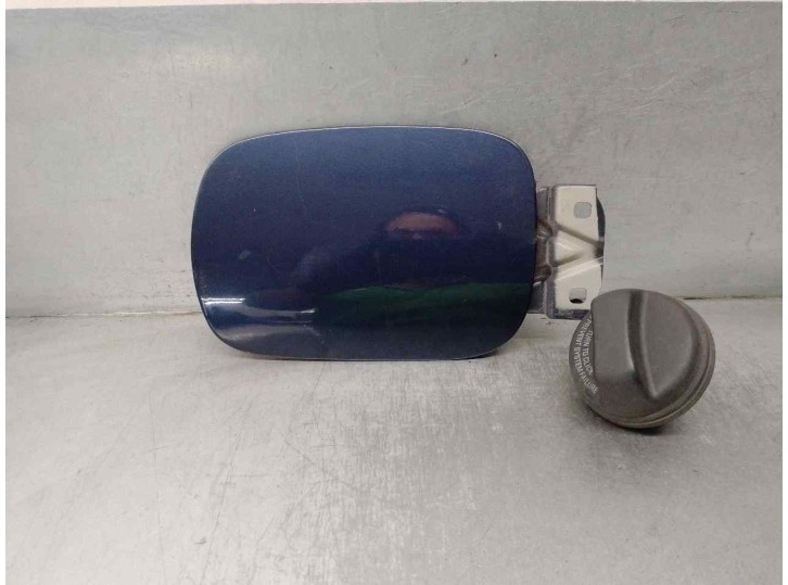 Replacement fuel filler flap for Volvo V40 Estate 2.0 Turbo CAT OEM IAM reference 30865497 