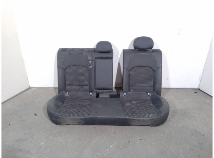 Recambio de asientos traseros para kia xceed (cd) 1.6 crdi 115 referencia OEM IAM 89400J7040AZG 89400J7040AZG 