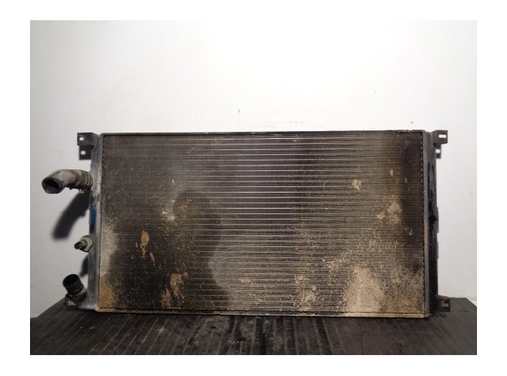 Replacement water radiator for Renault Master from '98 2.2 diesel OEM IAM reference 7701049664 872687EB VALEO