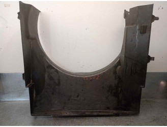 Recambio de calandra delantera de radiador para land rover discovery 2.7 td v6 cat referencia OEM IAM PGK5000 