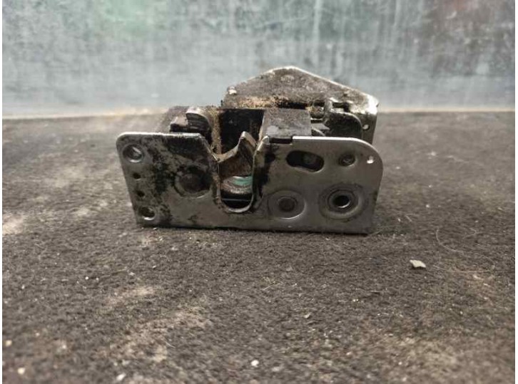 Recambio de cerradura puerta trasera derecha para iveco c35 c35s12 referencia OEM IAM 500329770 CORREDERA 