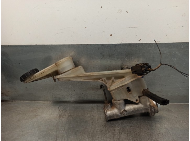 Recambio de bomba freno para mazda premacy (cp) 2.0 turbodiesel cat referencia OEM IAM CBY74340Z  