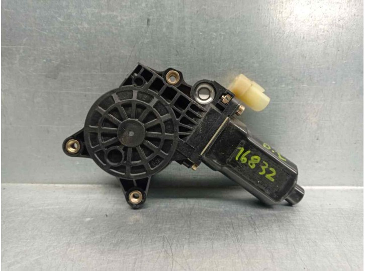 Replacement front left window regulator motor for Hyundai Getz (TB) 1.5 CRDi cat OEM IAM reference 988101C100 2 PINS 5 DOORS