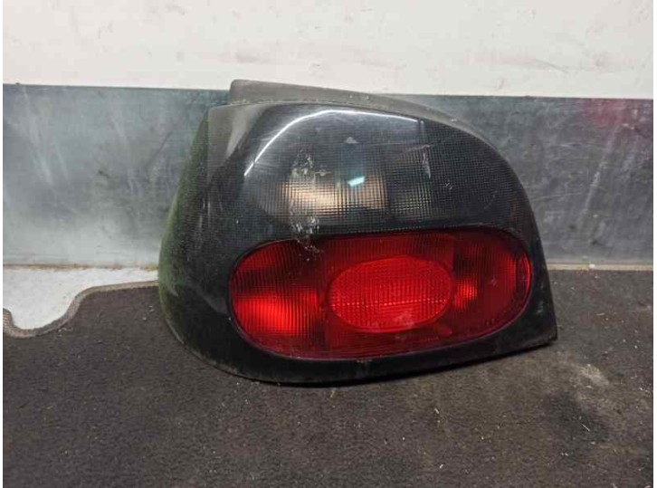 Recambio de piloto trasero izquierdo para renault megane i berlina hatchback (ba0) 1.6 referencia OEM IAM 7701040648  