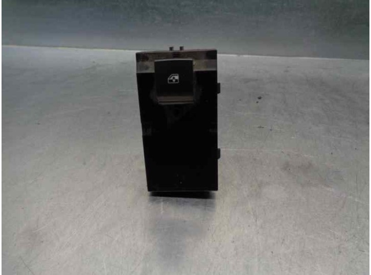 Recambio de mando elevalunas delantero derecho para opel astra j gti 1.4 sedan p10 referencia OEM IAM 13301886 