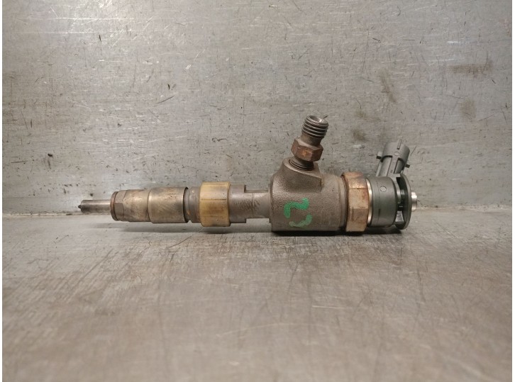 Recambio de inyector para peugeot partner kombi 1.6 16v hdi cat referencia OEM IAM 0445110739 BOSCH