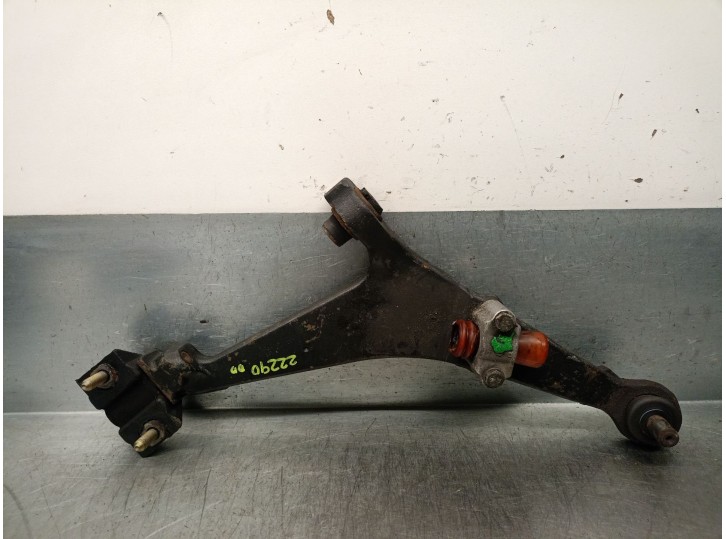 Recambio de brazo suspension inferior delantero derecho para citroën saxo 1.4 referencia OEM IAM 352079 352079 